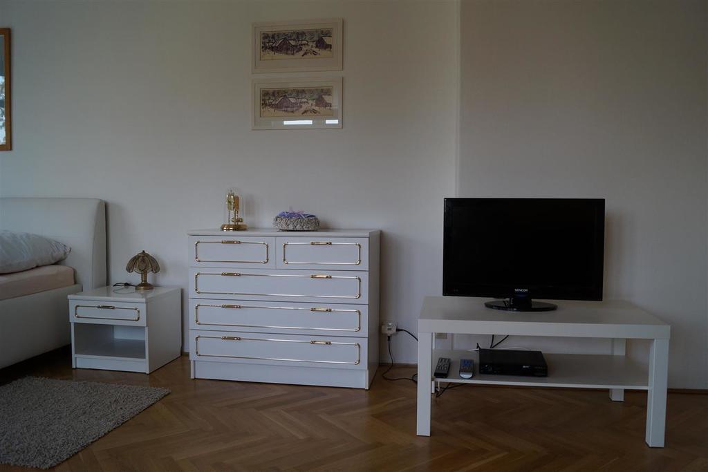 Apartman U Stadionu Броумов Екстериор снимка